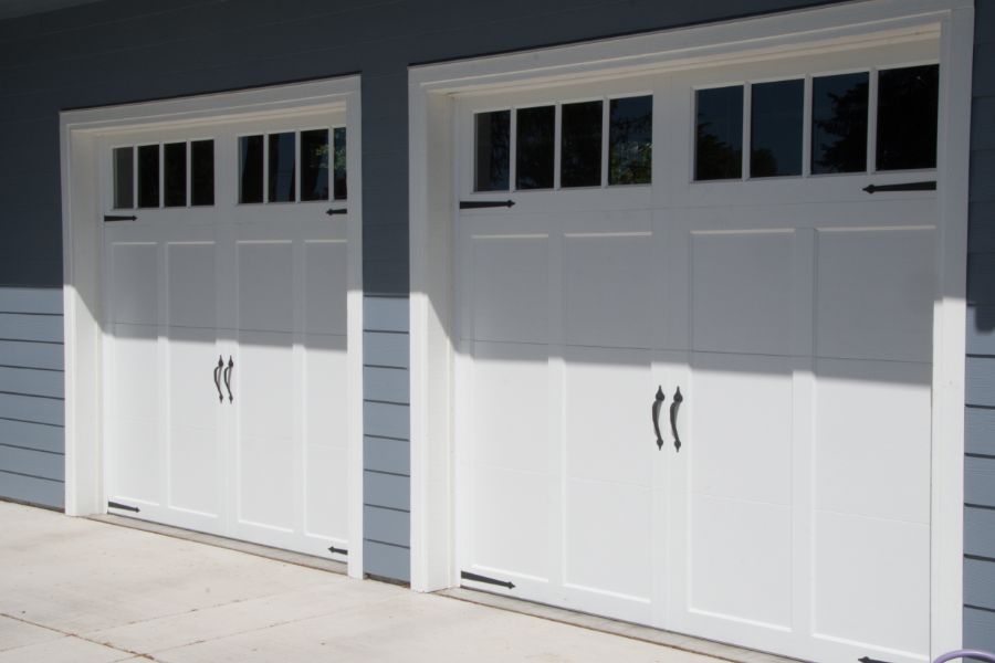 You’re in the right place for excellent garage door repair in Chantilly, VA.