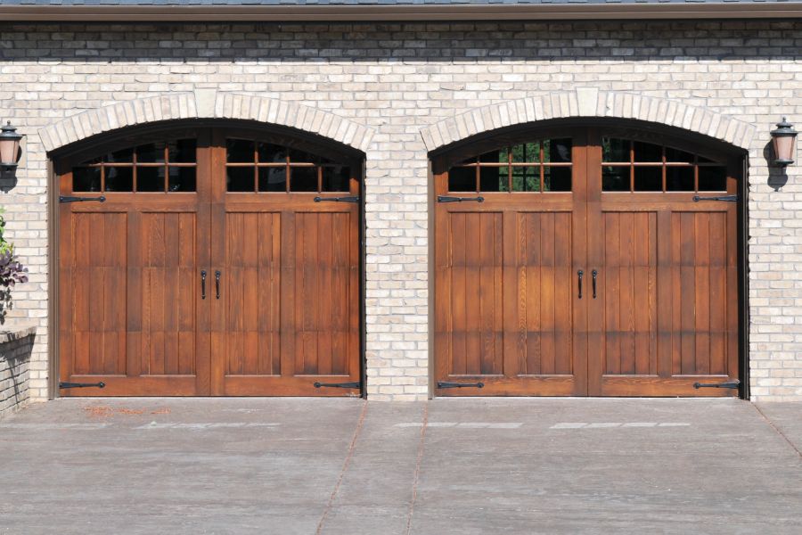 Stuck with a problematic garage door in Falls Church, VA?