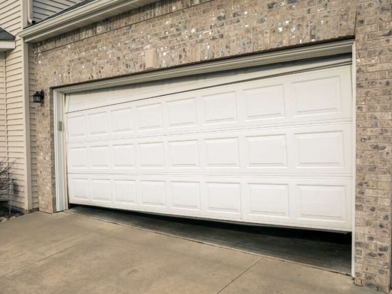 6 Garage Door Problems Homeowners Should Never Ignore